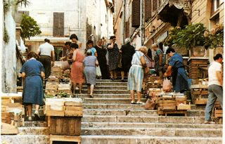 Genazzano - mercado na rua