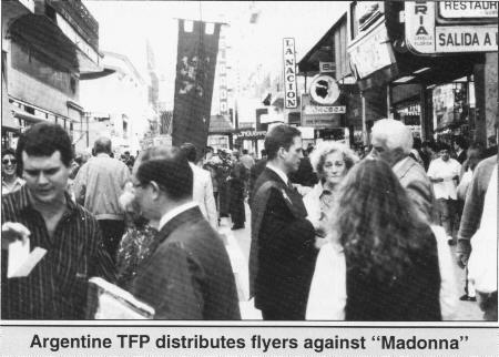 TFP Argentina distibuindo volantes contra a apresentao de Madonna