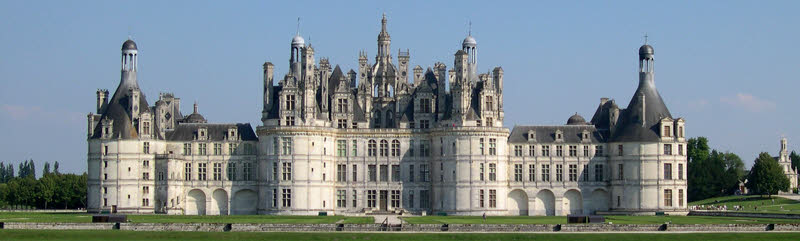 Castelo de Chambord - Fachada principal - Clique na figura para uma escala maior