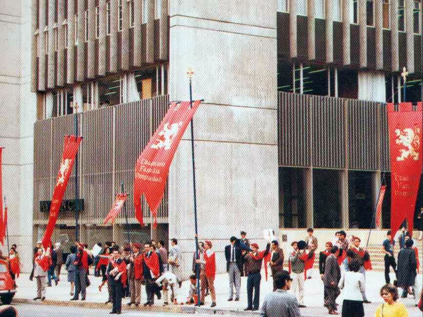 En un país sacudido por la violencia marxista y desmoralizado por el espíritu capitulacionista de sus dirigentes>