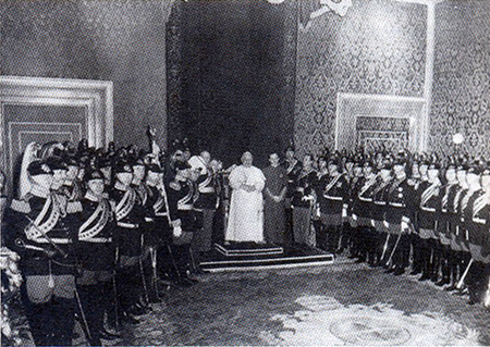 [Obrazek: Jean_XXIII_Garde_Noble_1959.jpg]