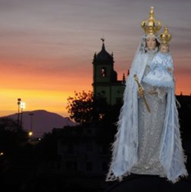 Imagen de Nuestra Señora de la Gloria, venerada en la iglesia de “Nuestra Señora de la Gloria del Cerro”. mantenida por la “Imperial Cofradía de Nuestra Señora de la Gloria del Cerro” Imagen de Nuestra Señora de la Gloria, venerada en la iglesia de “Nuestra Señora de la Gloria del Cerro”. mantenida por la “Imperial Cofradía de Nuestra Señora de la Gloria del Cerro”